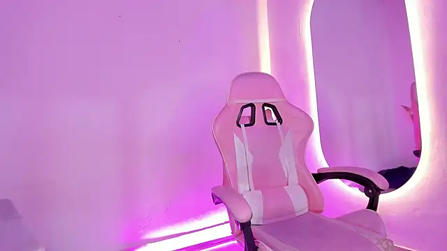  girl fernanda  online show from October 26, 2025, 10:15 am