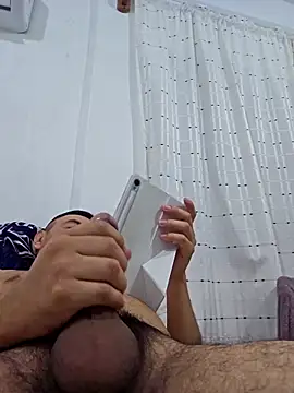 Snapshot of maximoveridio8801 chatting on October 26, 2025, 12:22 am maximoveridio8801 online show from October 26, 2025, 12:22 am