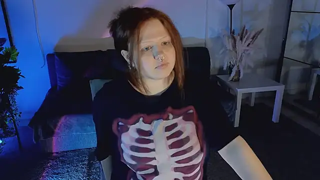 Snapshot of bitchofsun_ chatting on February 4, 2026, 4:46 pm bitchofsun online show from February 4, 2026, 4:46 pm