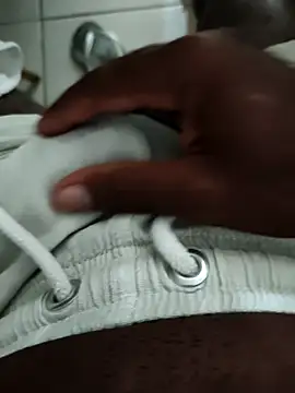 Snapshot of Mozen_13 chatting on March 13, 2026, 11:21 pm Mozen 13 online show from March 13, 2026, 11:21 pm