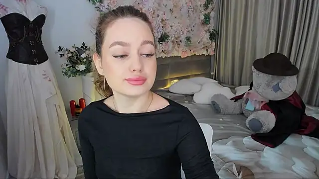 MiracleCurly online show from November 6, 2025, 7:29 pm