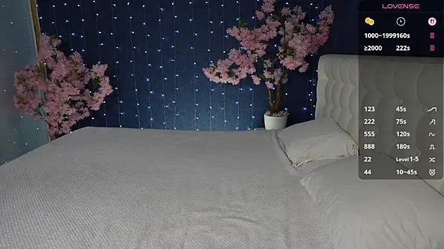 Snapshot of -Mirror-Girl- chatting on February 24, 2026, 6:25 am -Mirror-Girl- online show from February 24, 2026, 6:25 am