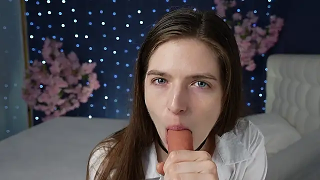 -Mirror-Girl- online show from March 7, 2026, 5:47 am