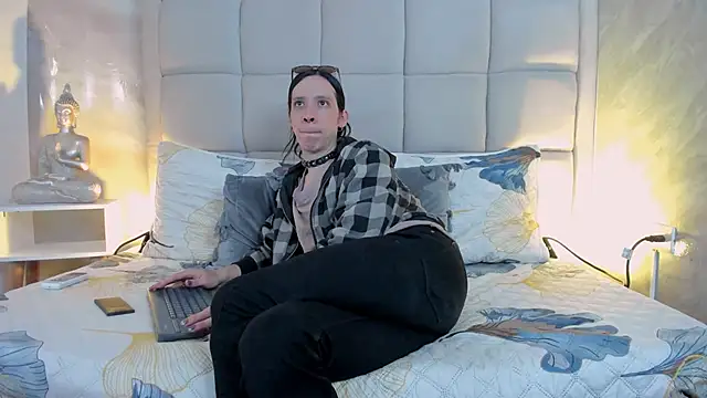 Hecatee 77 online show from January 13, 2026, 7:40 pm