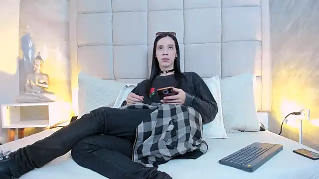 Hecatee 77 online show from October 19, 2025, 7:49 pm