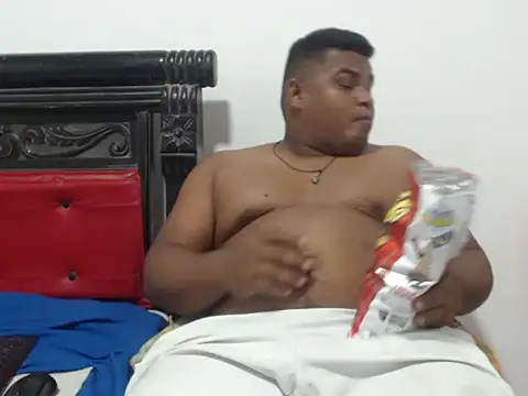 PONSE LATINO online show from October 4, 2025, 4:52 pm