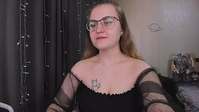 MissBrightShine online show from March 12, 2026, 11:03 am