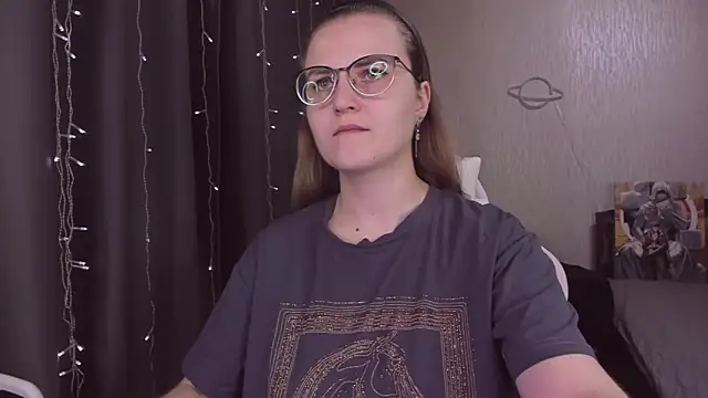 Snapshot of MissBrightShine chatting on November 5, 2025, 11:13 am MissBrightShine online show from November 5, 2025, 11:13 am