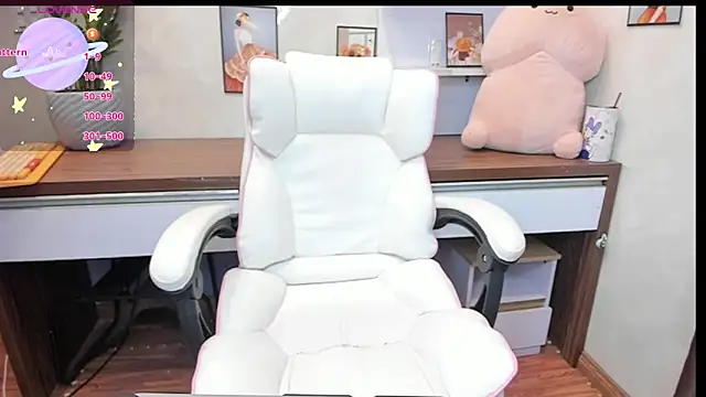 alonelove   online show from October 4, 2025, 3:30 am