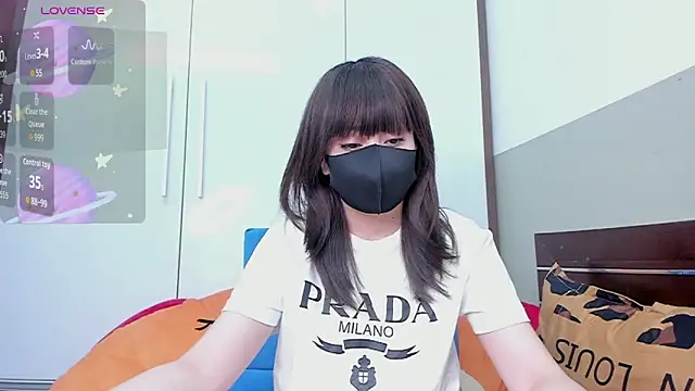 alonelove   online show from September 10, 2025, 2:32 am