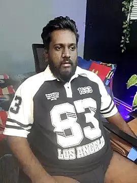 Snapshot of Rayansmith_ chatting on October 13, 2025, 9:27 pm Rayansmith online show from October 13, 2025, 9:27 pm