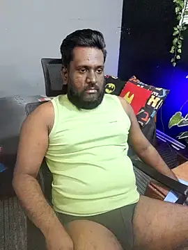 Snapshot of Rayansmith_ chatting on November 17, 2025, 6:28 am Rayansmith online show from November 17, 2025, 6:28 am