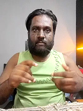 Snapshot of Rayansmith_ chatting on March 22, 2025, 1:32 am Rayansmith online show from March 22, 2025, 1:32 am