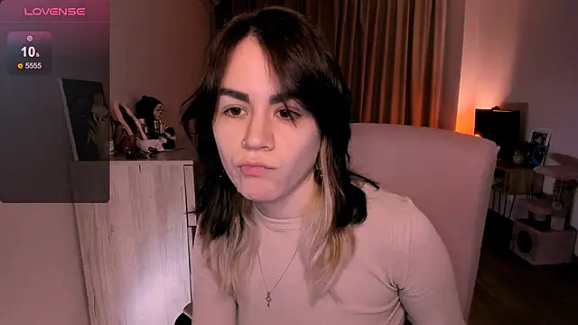 Snapshot of _selectrra chatting on March 18, 2025, 12:50 pm selectrra online show from March 18, 2025, 12:50 pm