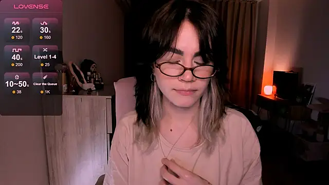 Snapshot of _selectrra chatting on February 26, 2025, 2:27 pm selectrra online show from February 26, 2025, 2:27 pm