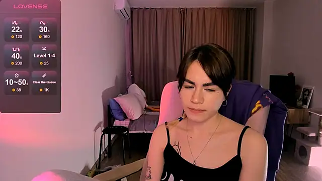 Snapshot of _selectrra chatting on February 5, 2025, 4:14 pm selectrra online show from February 5, 2025, 4:14 pm