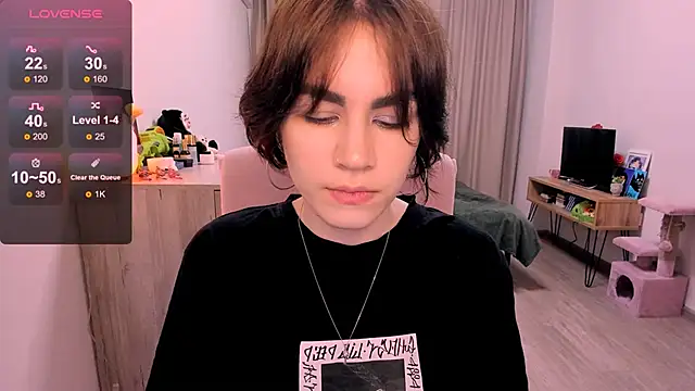 Snapshot of _selectrra chatting on February 17, 2025, 12:05 pm selectrra online show from February 17, 2025, 12:05 pm