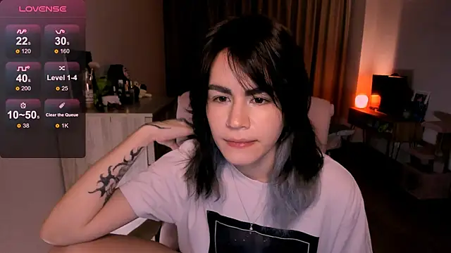 Snapshot of _selectrra chatting on February 18, 2025, 2:59 pm selectrra online show from February 18, 2025, 2:59 pm