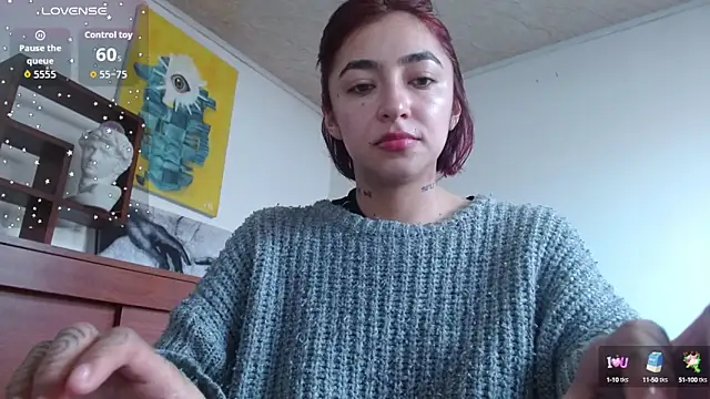 ZoeBakers  online show from September 17, 2025, 1:02 pm