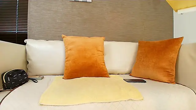Snapshot of Sophie_LittleS chatting on February 12, 2025, 12:01 pm Sophie LittleS online show from February 12, 2025, 12:01 pm