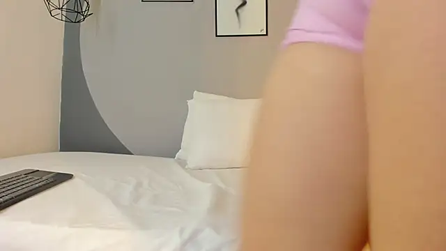 Snapshot of sarita_duque chatting on March 13, 2026, 12:10 pm sarita duque online show from March 13, 2026, 12:10 pm