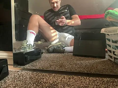 Snapshot of LeviXtreme chatting on February 16, 2025, 1:49 pm LeviXtreme online show from February 16, 2025, 1:49 pm