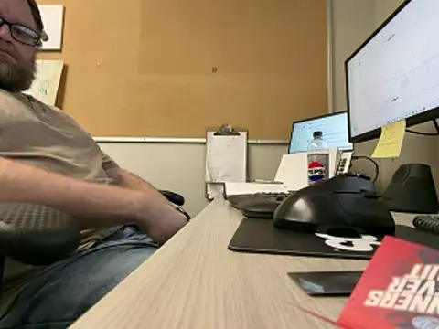 Bigbi6foot5 online show from February 25, 2026, 7:47 pm