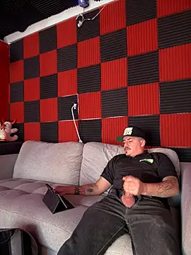 Snapshot of PeterGrandee chatting on February 19, 2025, 11:36 pm PeterGrandee online show from February 19, 2025, 11:36 pm