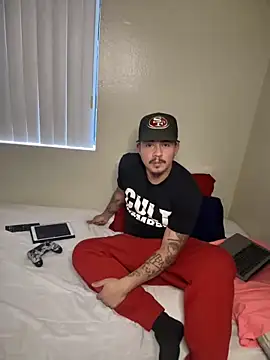 Snapshot of PeterGrandee chatting on January 22, 2025, 12:06 am PeterGrandee online show from January 22, 2025, 12:06 am