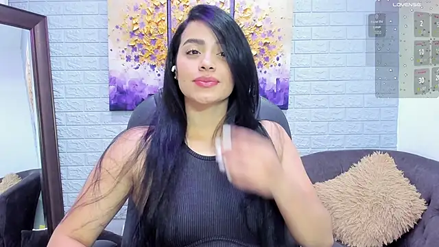 Paula Desousa online show from October 8, 2025, 7:36 pm