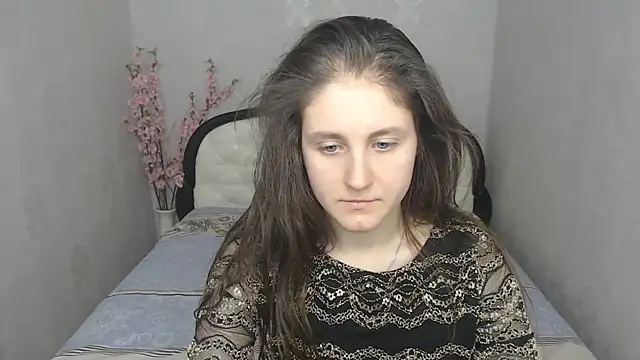 Snapshot of Holliy_Cooper chatting on March 5, 2025, 12:44 pm Holliy Cooper online show from March 5, 2025, 12:44 pm