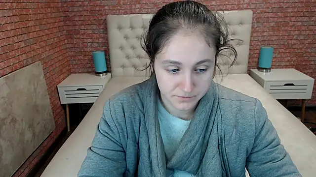 Snapshot of Holliy_Cooper chatting on October 13, 2025, 7:32 am Holliy Cooper online show from October 13, 2025, 7:32 am