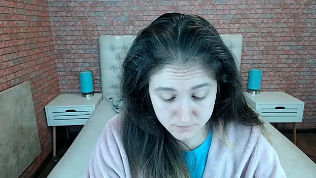 Snapshot of Holliy_Cooper chatting on November 14, 2025, 7:56 am Holliy Cooper online show from November 14, 2025, 7:56 am