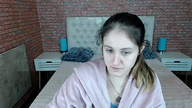 Snapshot of Holliy_Cooper chatting on November 21, 2025, 8:13 am Holliy Cooper online show from November 21, 2025, 8:13 am