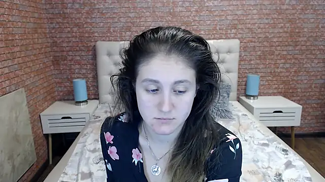 Snapshot of Holliy_Cooper chatting on September 11, 2025, 7:41 am Holliy Cooper online show from September 11, 2025, 7:41 am