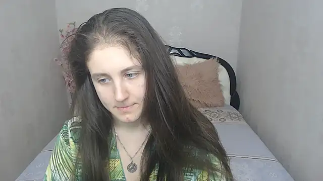 Snapshot of Holliy_Cooper chatting on March 12, 2025, 9:44 am Holliy Cooper online show from March 12, 2025, 9:44 am