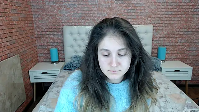 Snapshot of Holliy_Cooper chatting on October 22, 2025, 6:35 am Holliy Cooper online show from October 22, 2025, 6:35 am