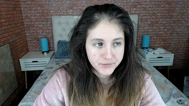 Snapshot of Holliy_Cooper chatting on October 19, 2025, 7:55 am Holliy Cooper online show from October 19, 2025, 7:55 am