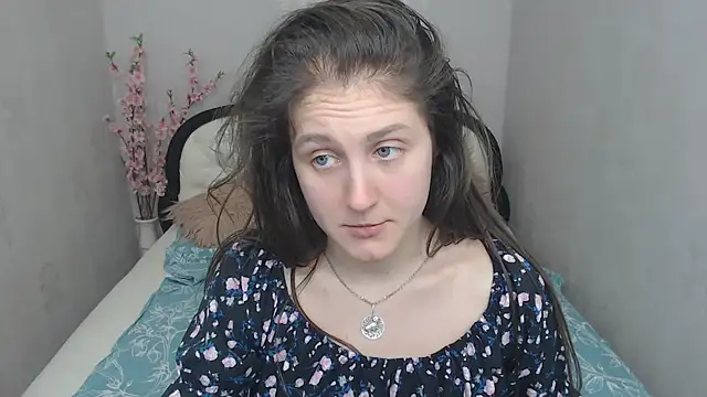 Snapshot of Holliy_Cooper chatting on March 19, 2025, 2:35 pm Holliy Cooper online show from March 19, 2025, 2:35 pm