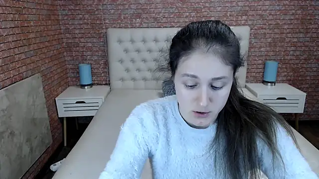 Snapshot of Holliy_Cooper chatting on March 10, 2025, 1:43 pm Holliy Cooper online show from March 10, 2025, 1:43 pm