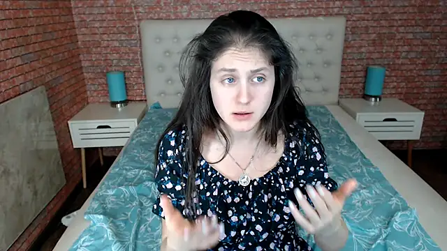 Snapshot of Holliy_Cooper chatting on March 17, 2025, 11:57 pm Holliy Cooper online show from March 17, 2025, 11:57 pm