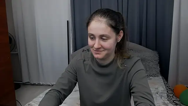 Holliy Cooper online show from March 31, 2026, 9:00 am