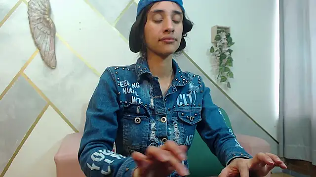 RoxanaCyrano  online show from October 21, 2025, 8:08 pm