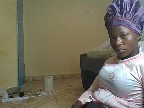 prettychic5 online show from October 31, 2025, 6:21 am