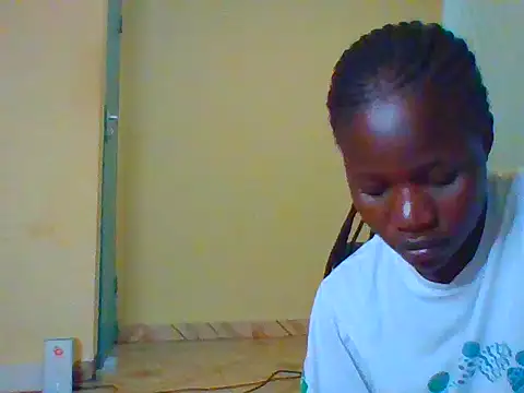 prettychic5 online show from April 15, 2026, 8:09 am