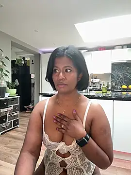 Snapshot of RoseMelanie chatting on March 24, 2026, 7:52 am RoseMelanie online show from March 24, 2026, 7:52 am