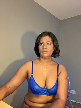 Snapshot of RoseMelanie chatting on April 8, 2026, 6:37 am RoseMelanie online show from April 8, 2026, 6:37 am