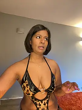 Snapshot of RoseMelanie chatting on March 31, 2026, 7:21 am RoseMelanie online show from March 31, 2026, 7:21 am