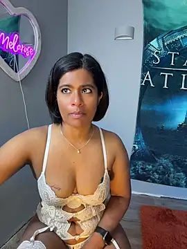 Snapshot of RoseMelanie chatting on April 14, 2026, 7:02 am RoseMelanie online show from April 14, 2026, 7:02 am