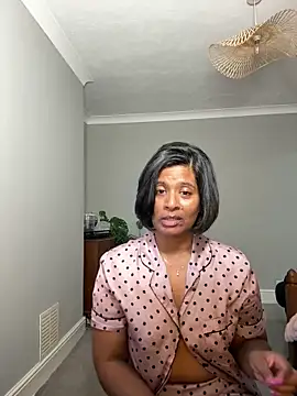 Snapshot of RoseMelanie chatting on March 7, 2026, 9:42 pm RoseMelanie online show from March 7, 2026, 9:42 pm